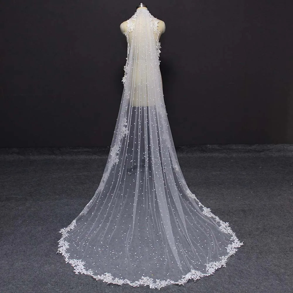 High Quality Pearls Wedding Veil with Lace Appliques Edge  