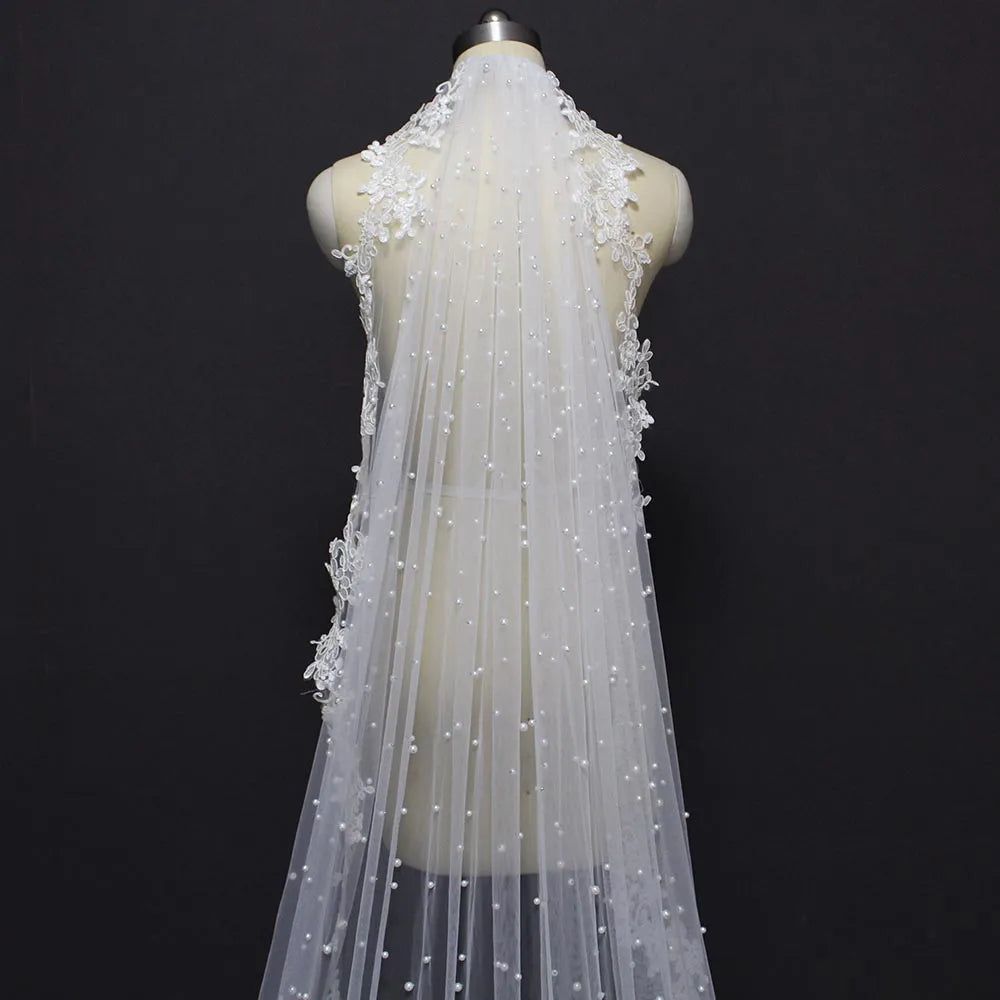 High Quality Pearls Wedding Veil with Lace Appliques Edge  