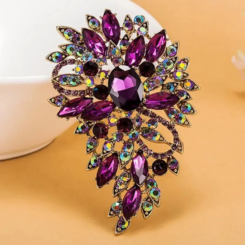 Luxurious Brooch Shiny Crystal  