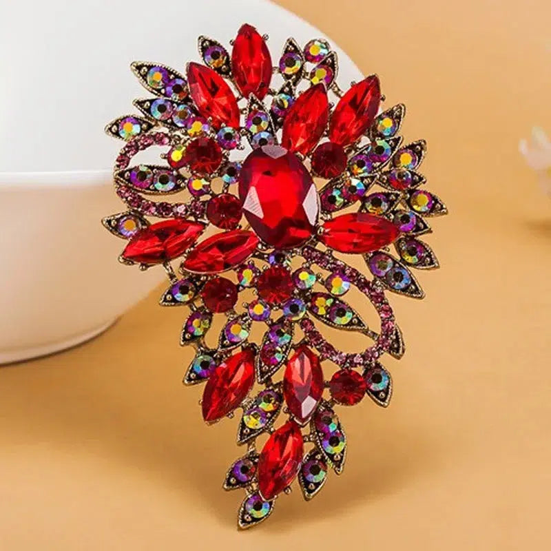 Luxurious Brooch Shiny Crystal  