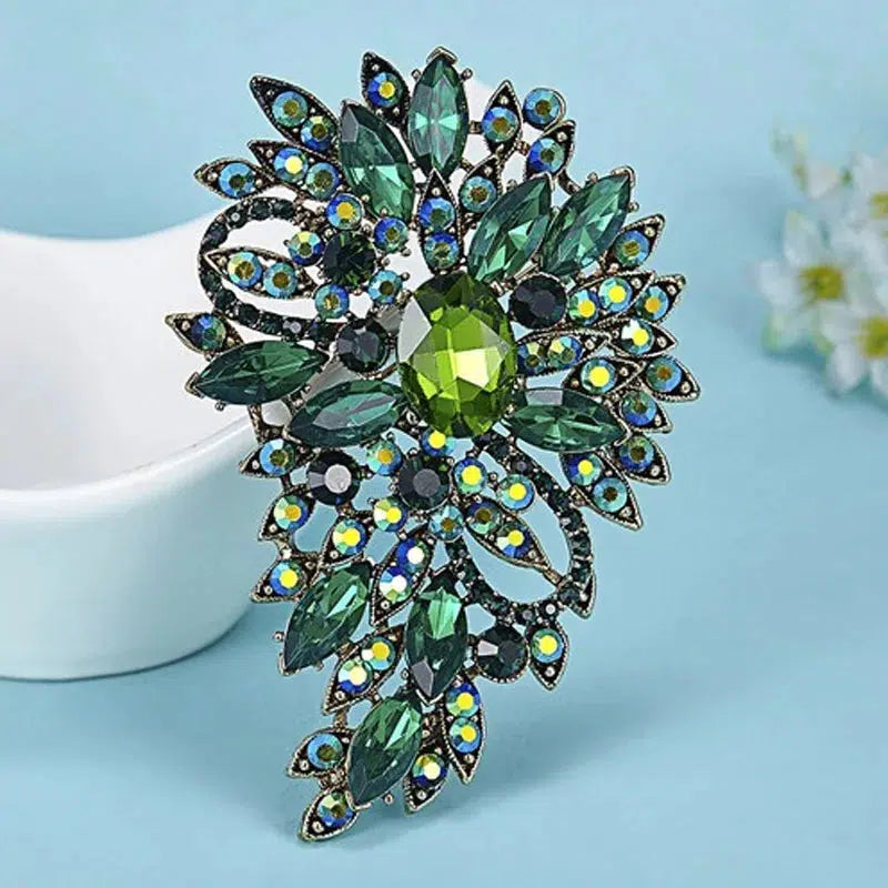 Luxurious Brooch Shiny Crystal  