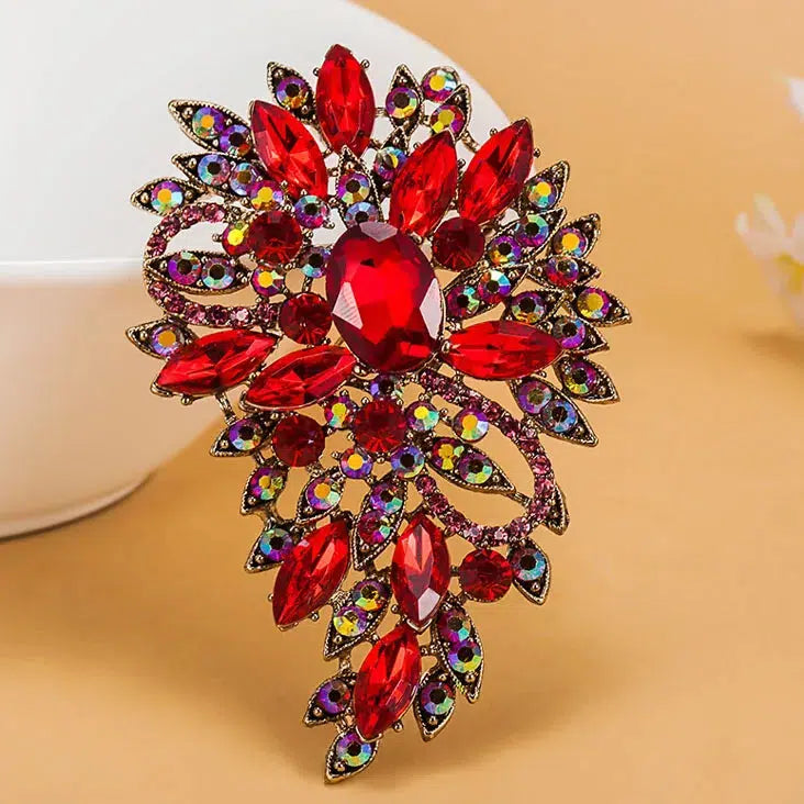 Luxurious Brooch Shiny Crystal  