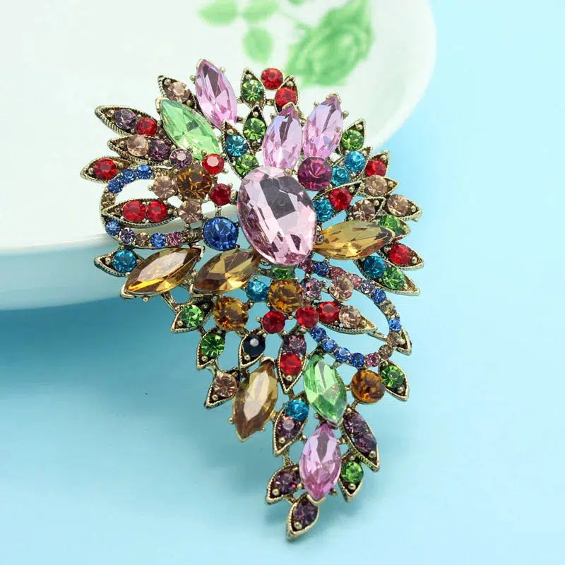 Luxurious Brooch Shiny Crystal  